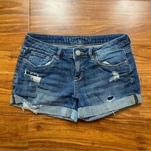 Aeropostale Medium Blue Lowrise Distressed Cuff Stretch Jean Shorts Size 4 Boho